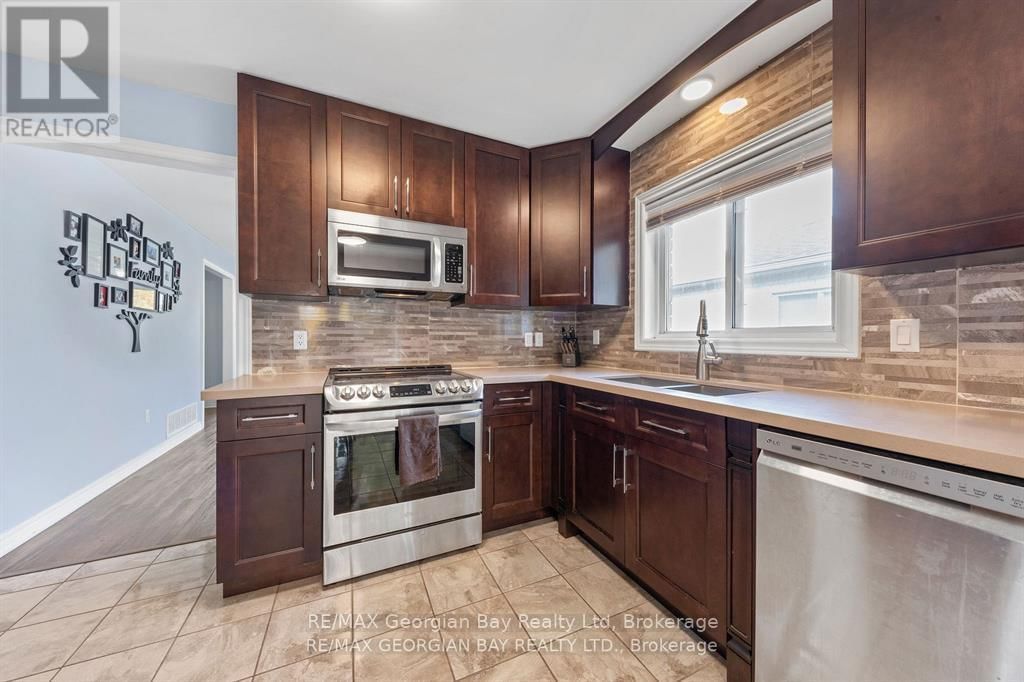 925 DOMINION AVENUE Image 10