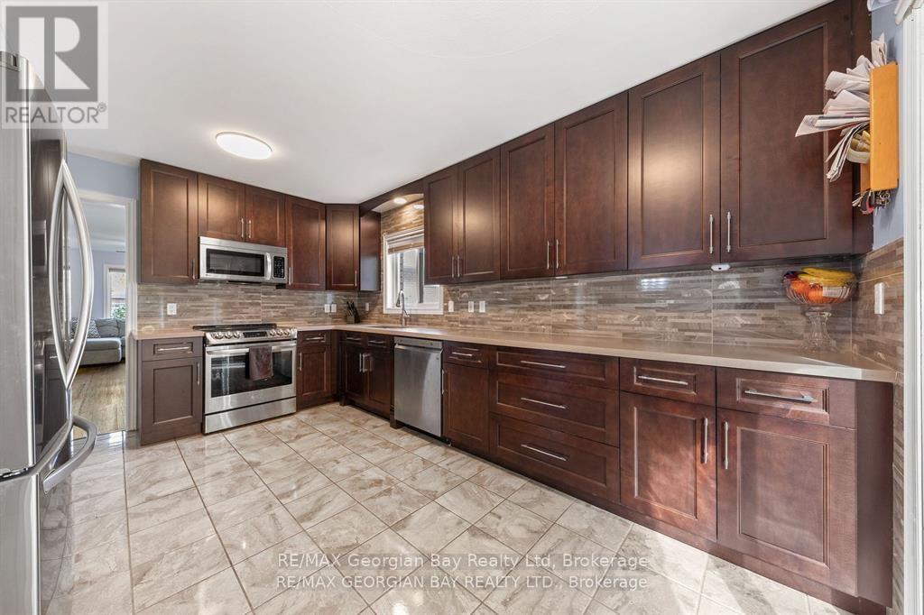 925 DOMINION AVENUE Image 11
