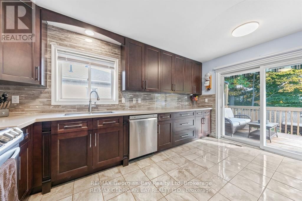 925 DOMINION AVENUE Image 12