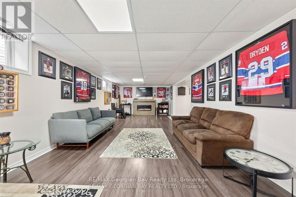 925 DOMINION AVENUE Image 23