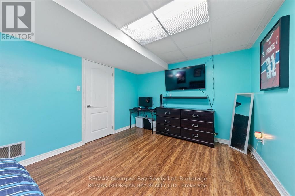 925 DOMINION AVENUE Image 25
