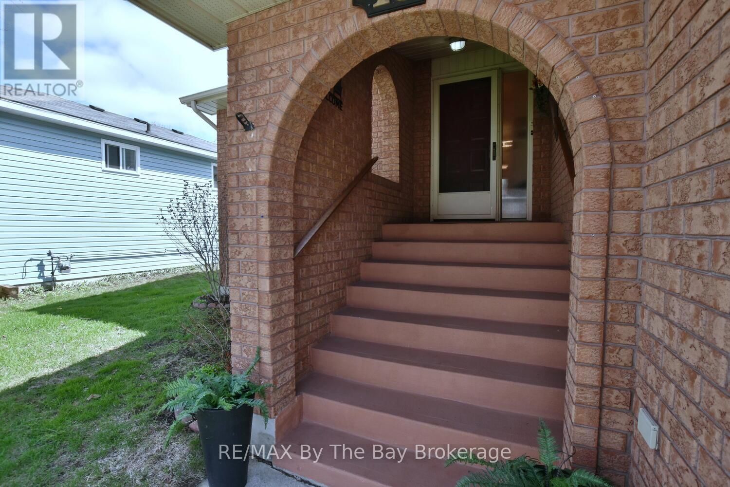 15 INNISBROOK DRIVE Image 4