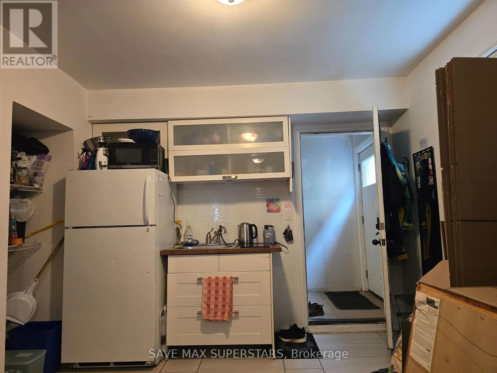 lower - 222 PHILLIPS STREET Image 3