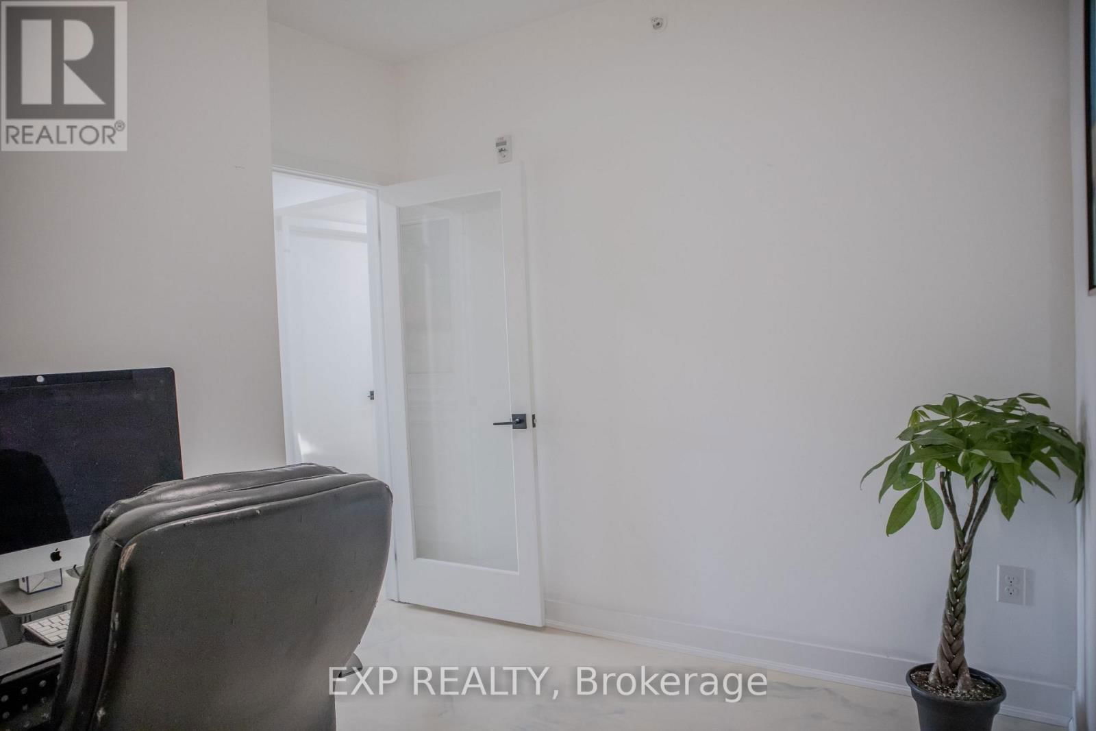 206 - 10 CULINARY LANE Image 30
