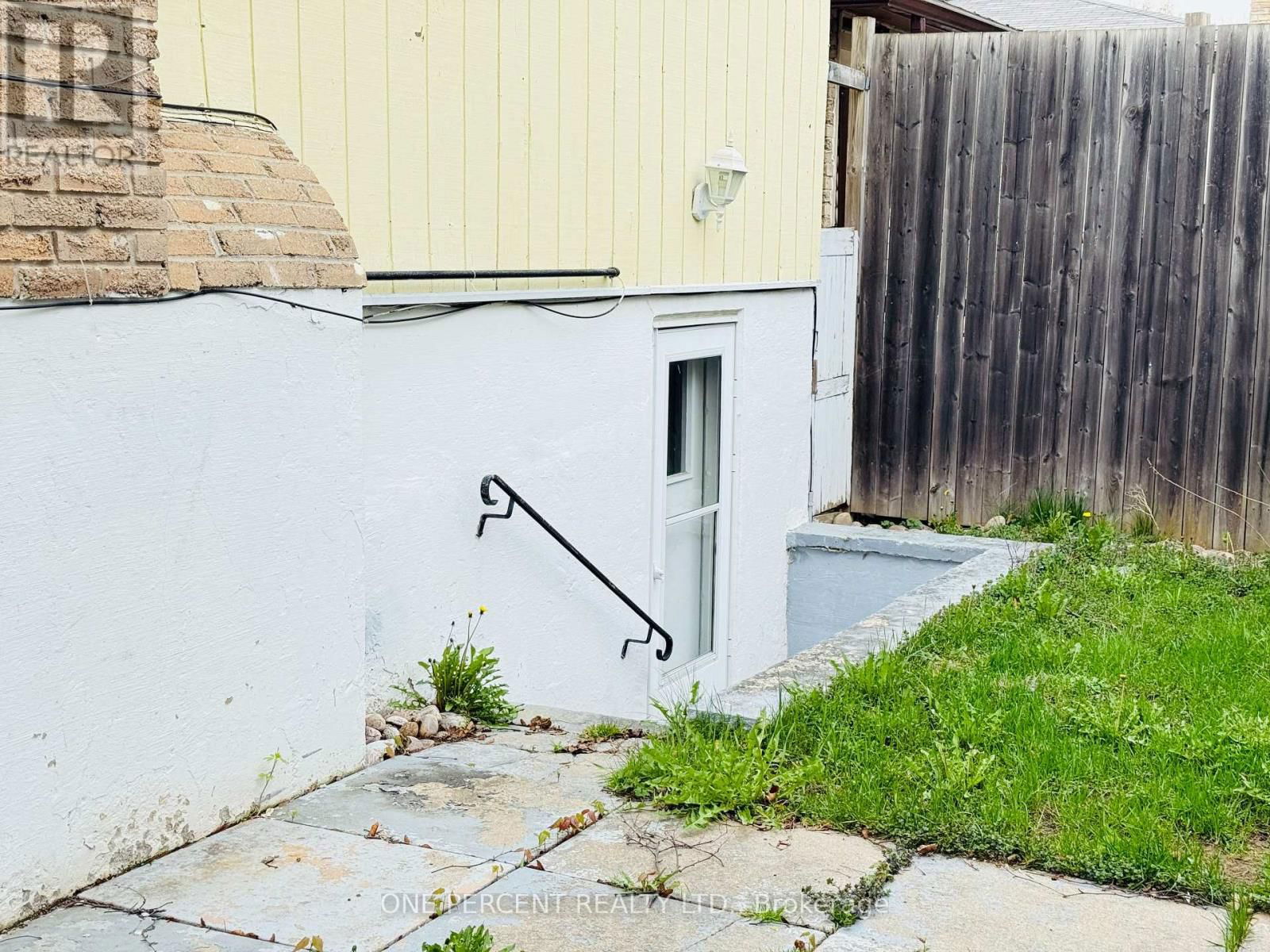 18 COURTICE CRESCENT Image 17