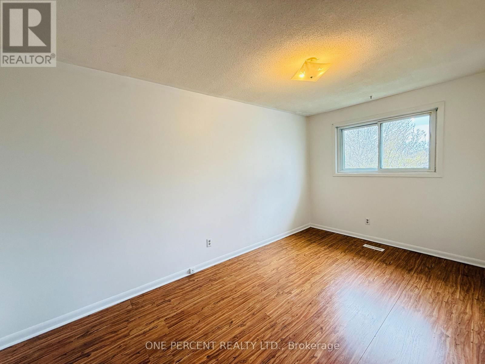 18 COURTICE CRESCENT Image 21