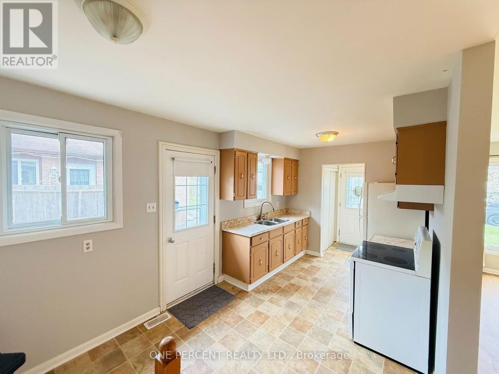 18 COURTICE CRESCENT Image 3