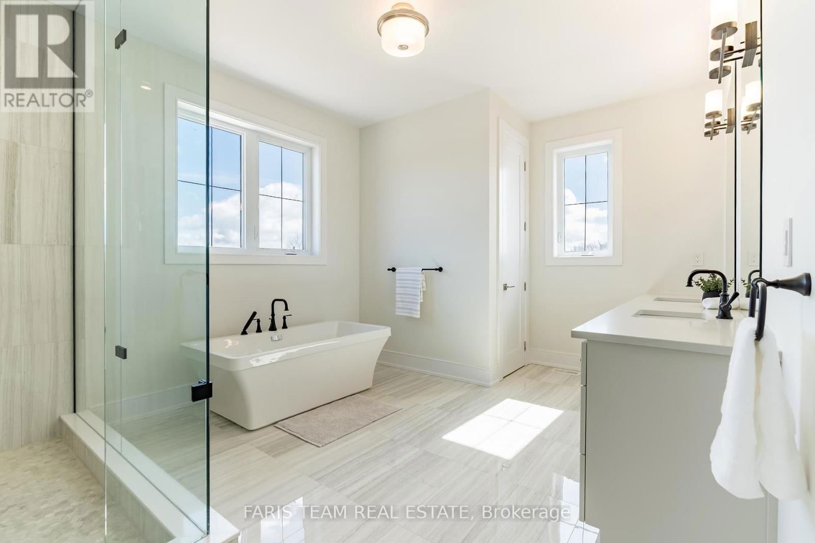 96 WAVERLY HEIGHTS Image 12