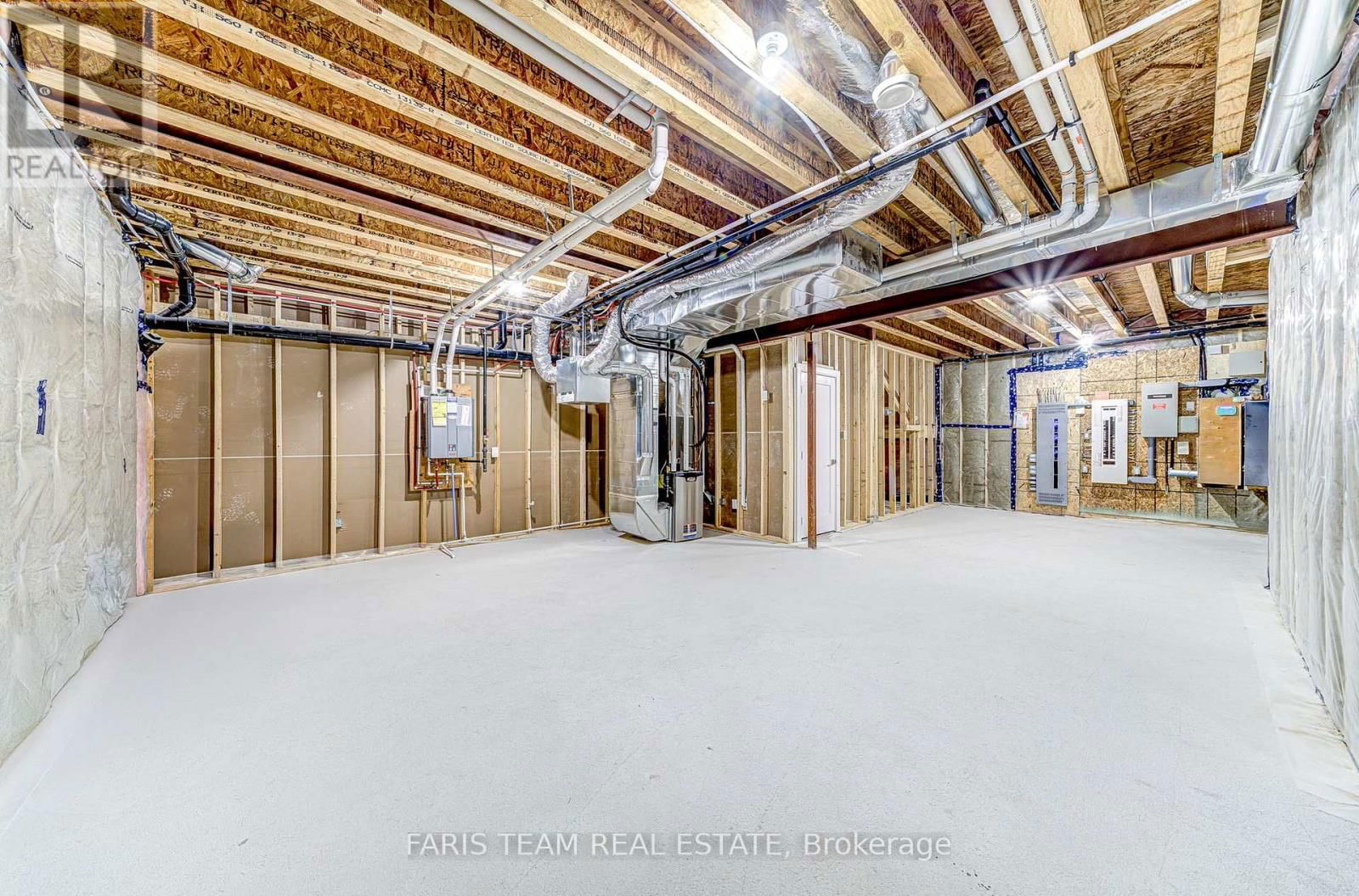 96 WAVERLY HEIGHTS Image 24