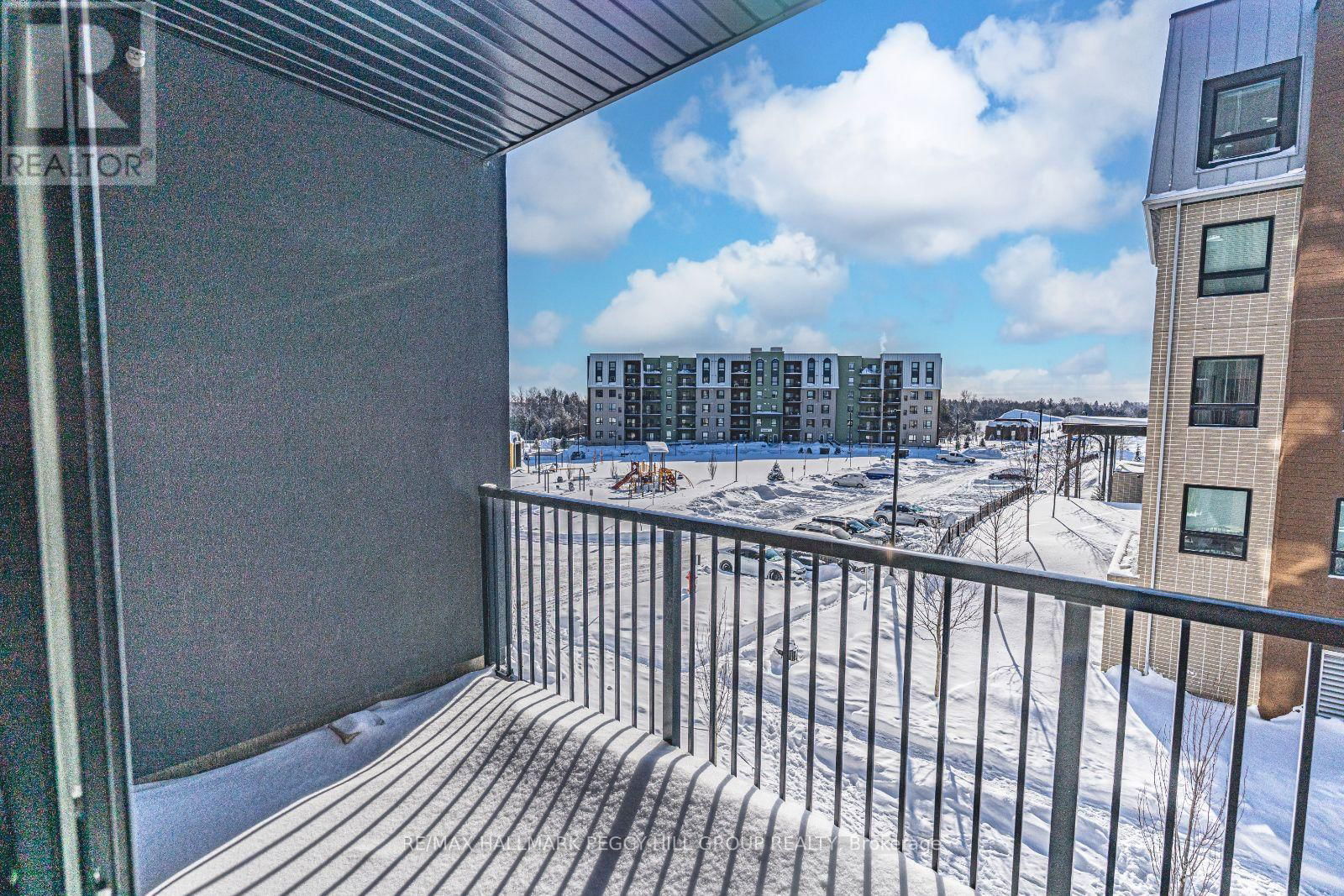 215 - 4 SPICE WAY Image 14