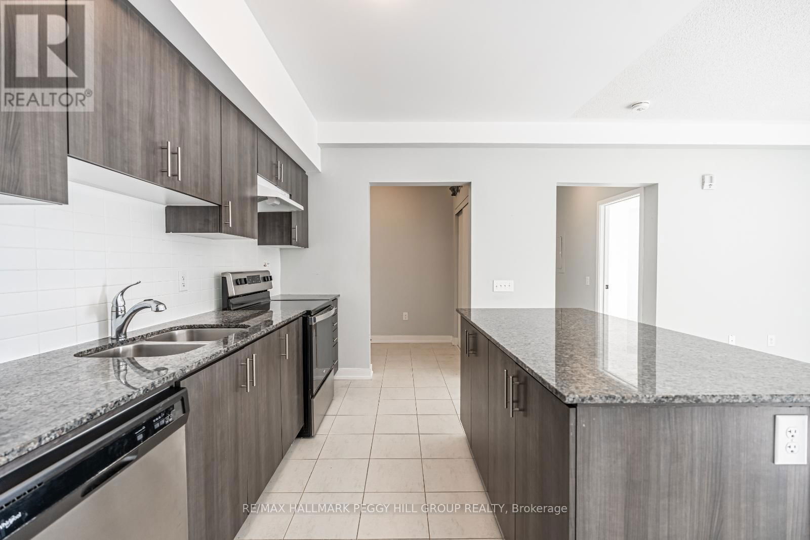 215 - 4 SPICE WAY Image 6