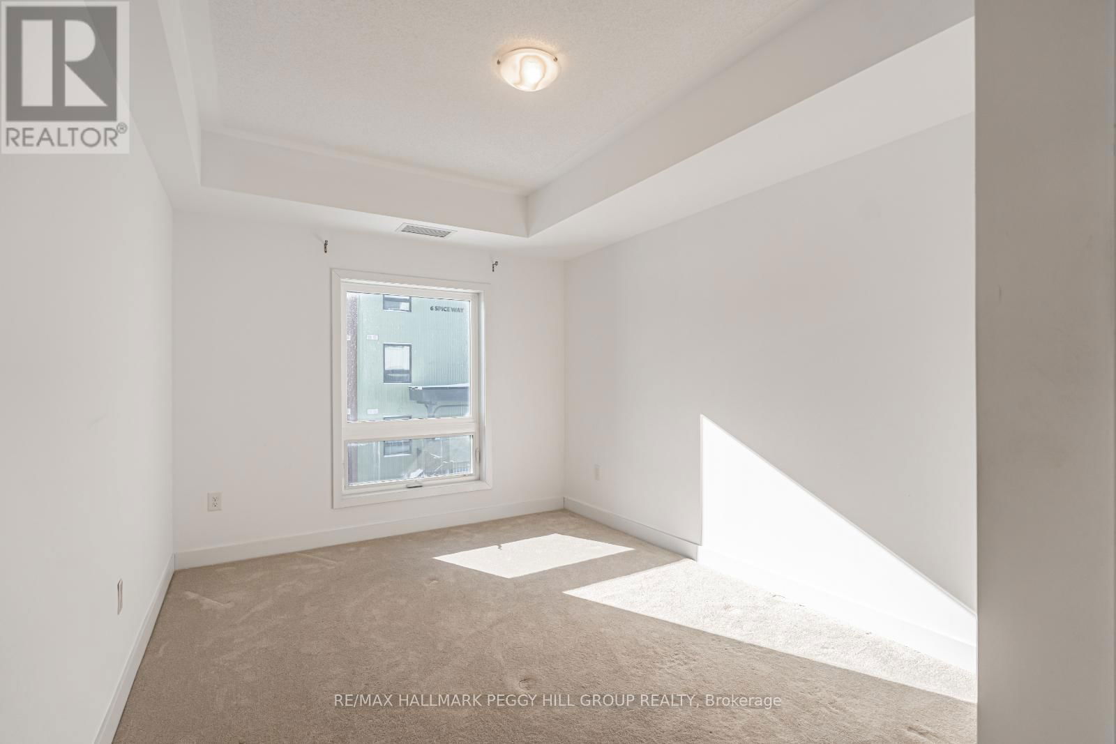 215 - 4 SPICE WAY Image 8