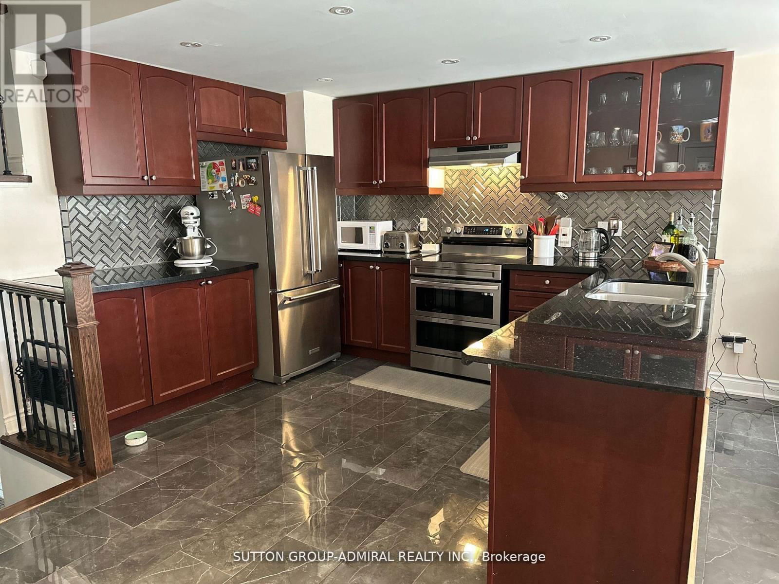 315 NELSON STREET Image 8