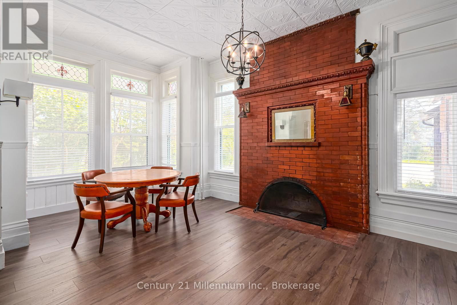 637 HURONTARIO STREET Image 18