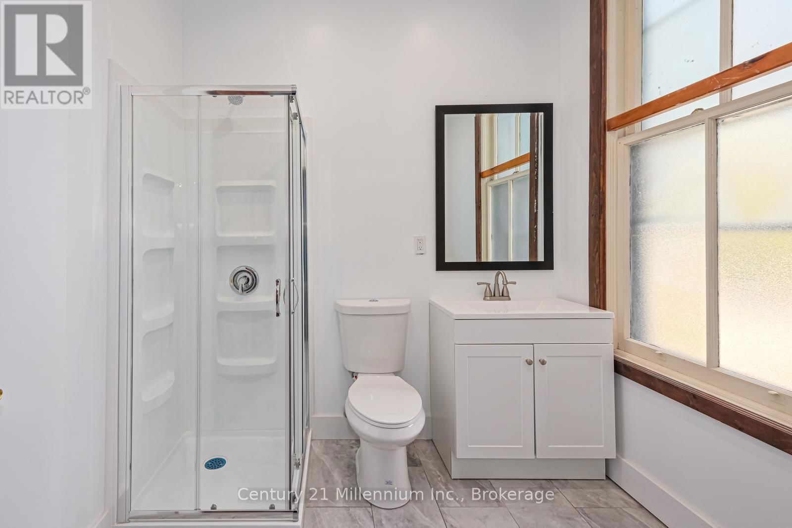 637 HURONTARIO STREET Image 21