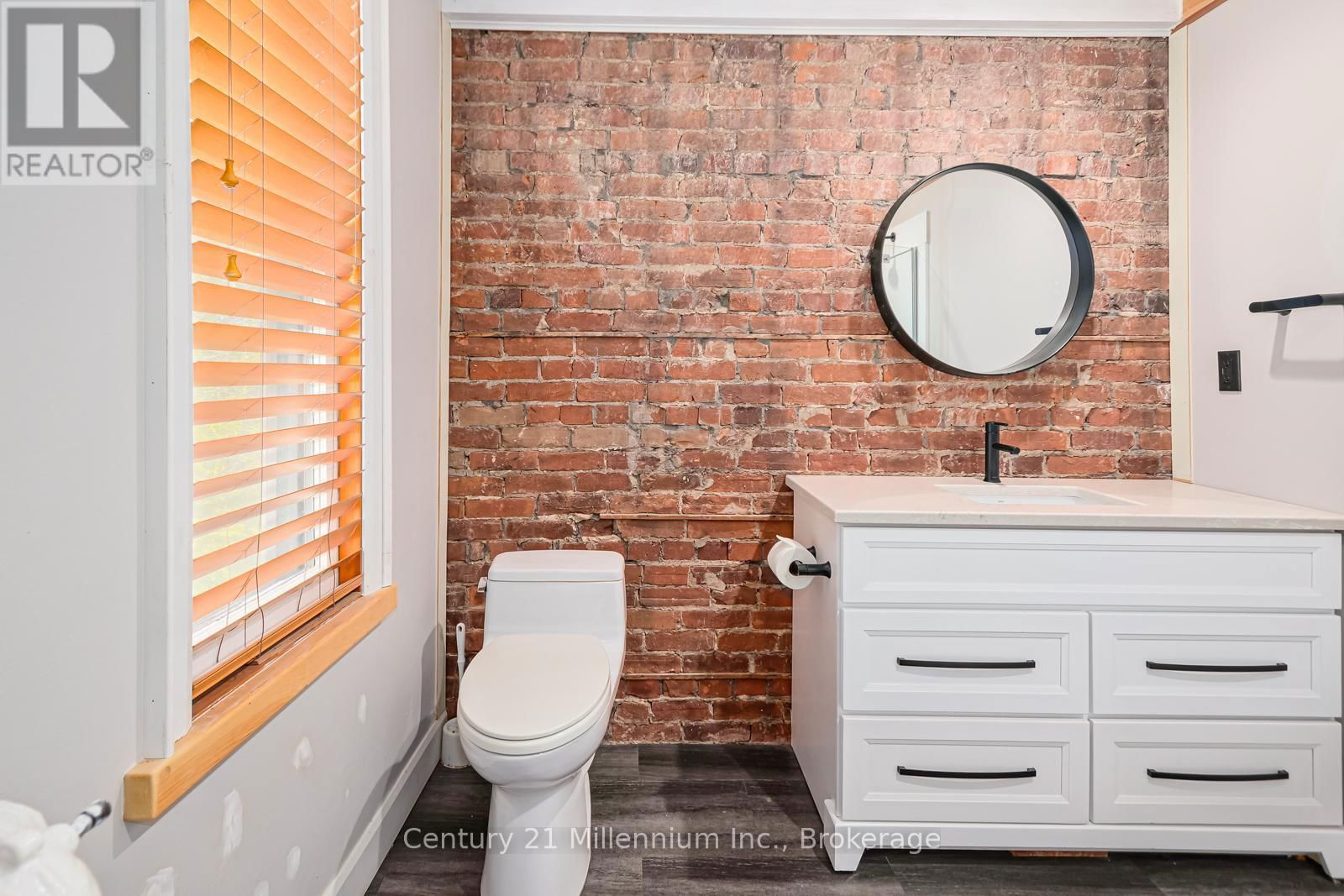 637 HURONTARIO STREET Image 30