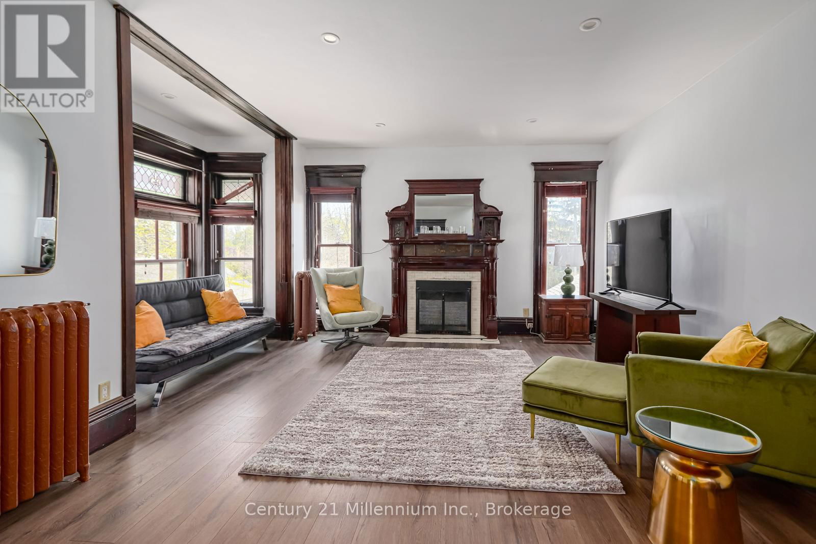 637 HURONTARIO STREET Image 35