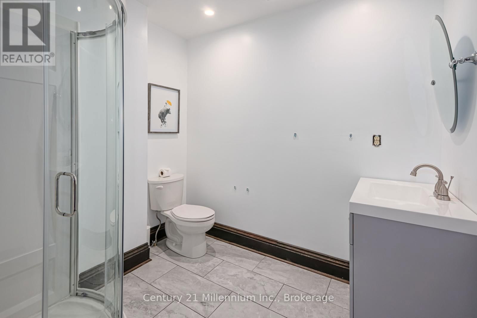 637 HURONTARIO STREET Image 38