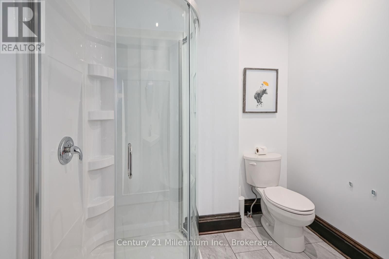 637 HURONTARIO STREET Image 39