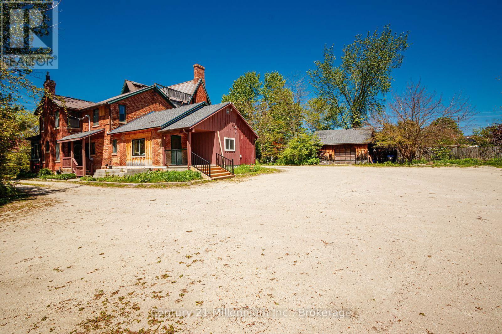 637 HURONTARIO STREET Image 4
