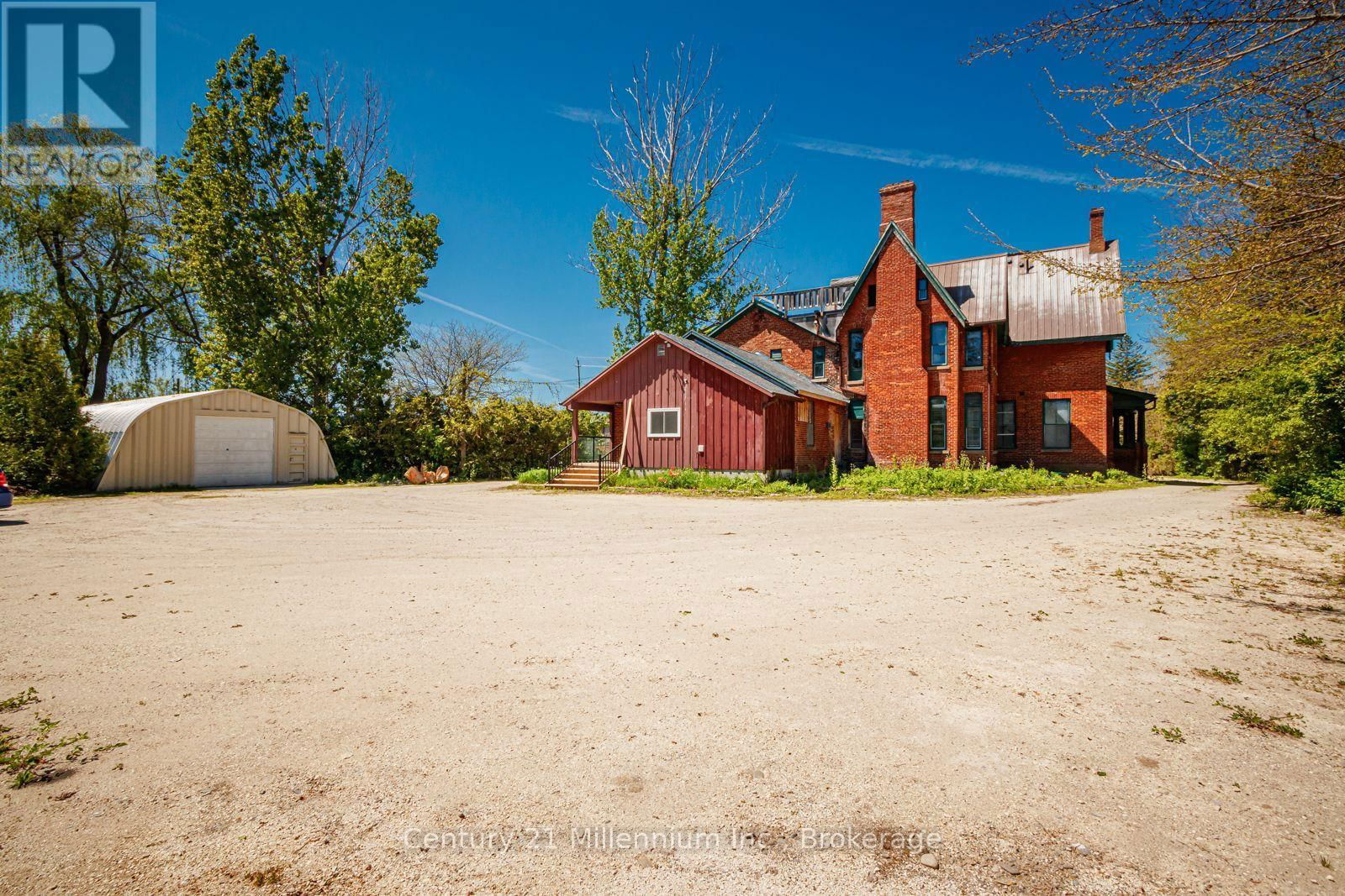 637 HURONTARIO STREET Image 47