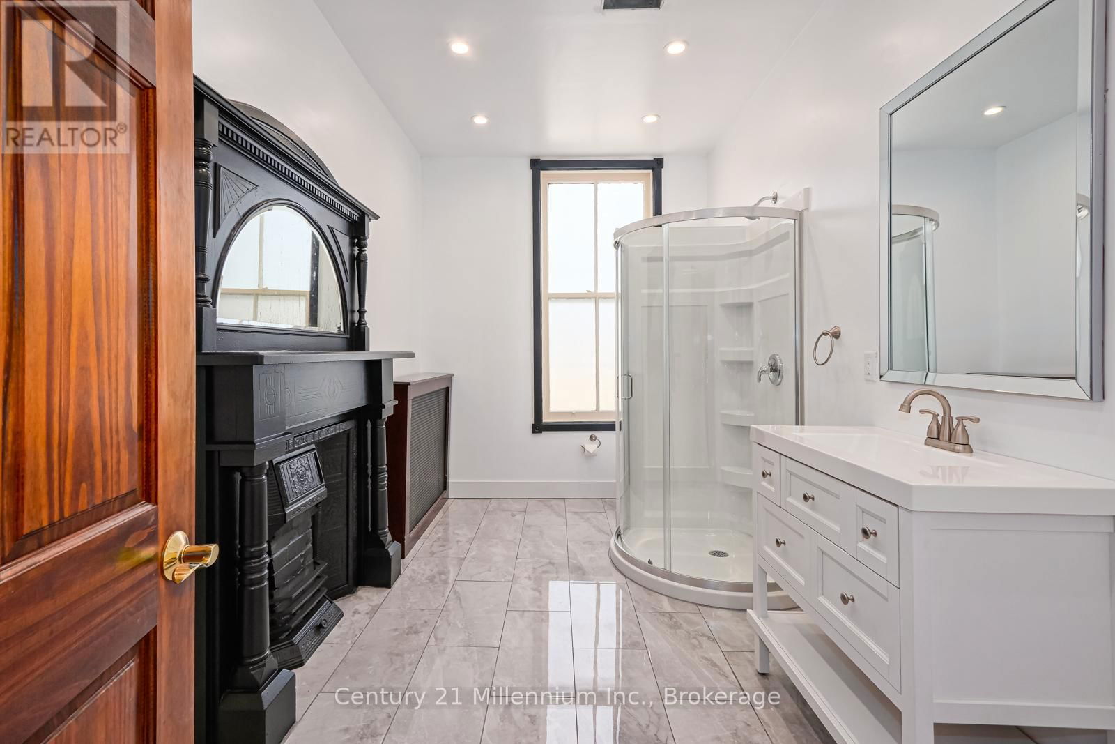 637 HURONTARIO STREET Image 6