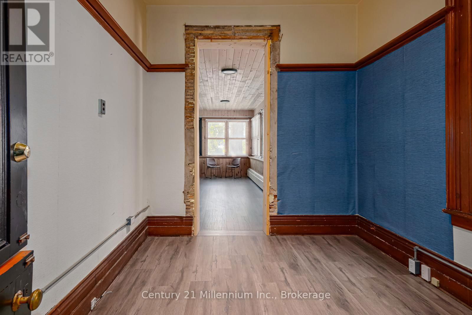 637 HURONTARIO STREET Image 9