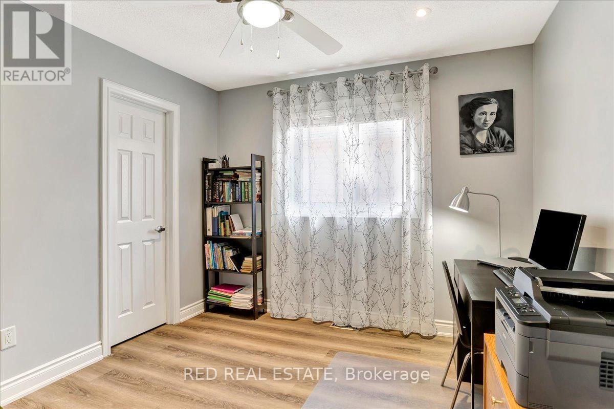 117 WINCHESTER TERRACE Image 32