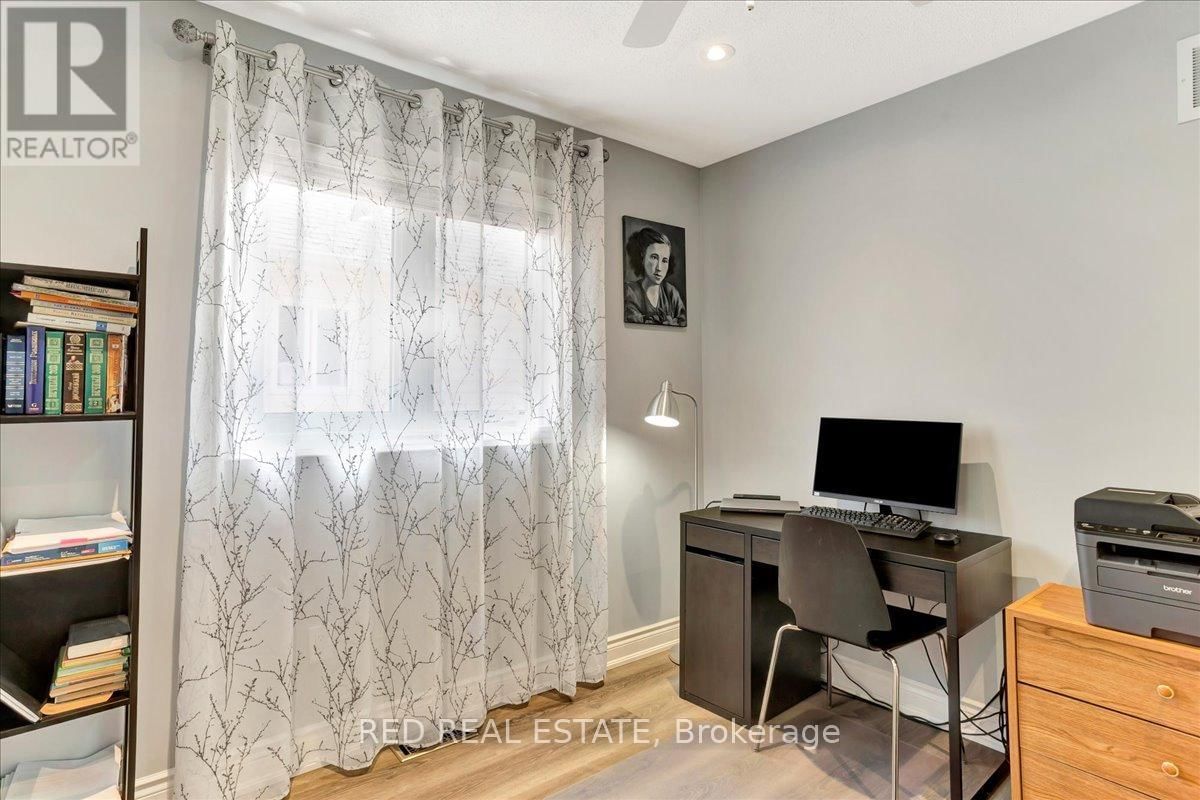 117 WINCHESTER TERRACE Image 33
