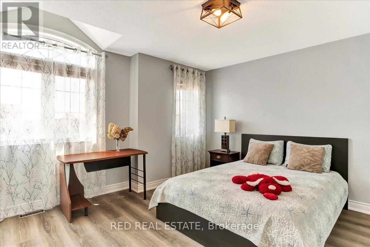 117 WINCHESTER TERRACE Image 34