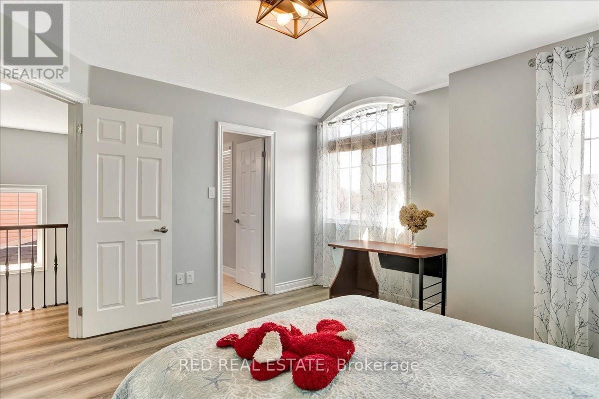 117 WINCHESTER TERRACE Image 35