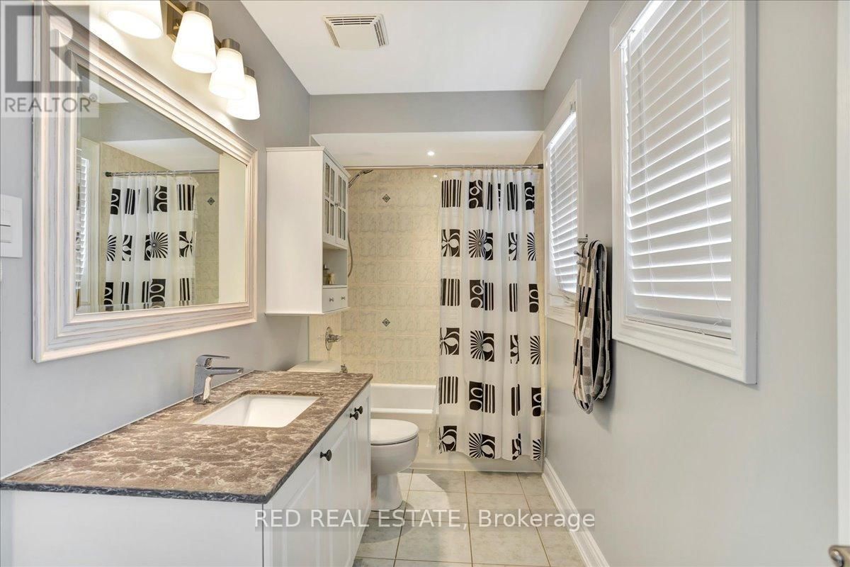 117 WINCHESTER TERRACE Image 36