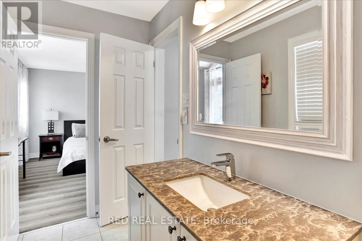 117 WINCHESTER TERRACE Image 37