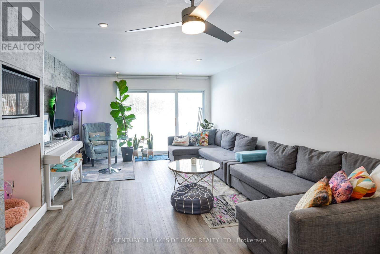 19 - 4 PARADISE BOULEVARD Image 7