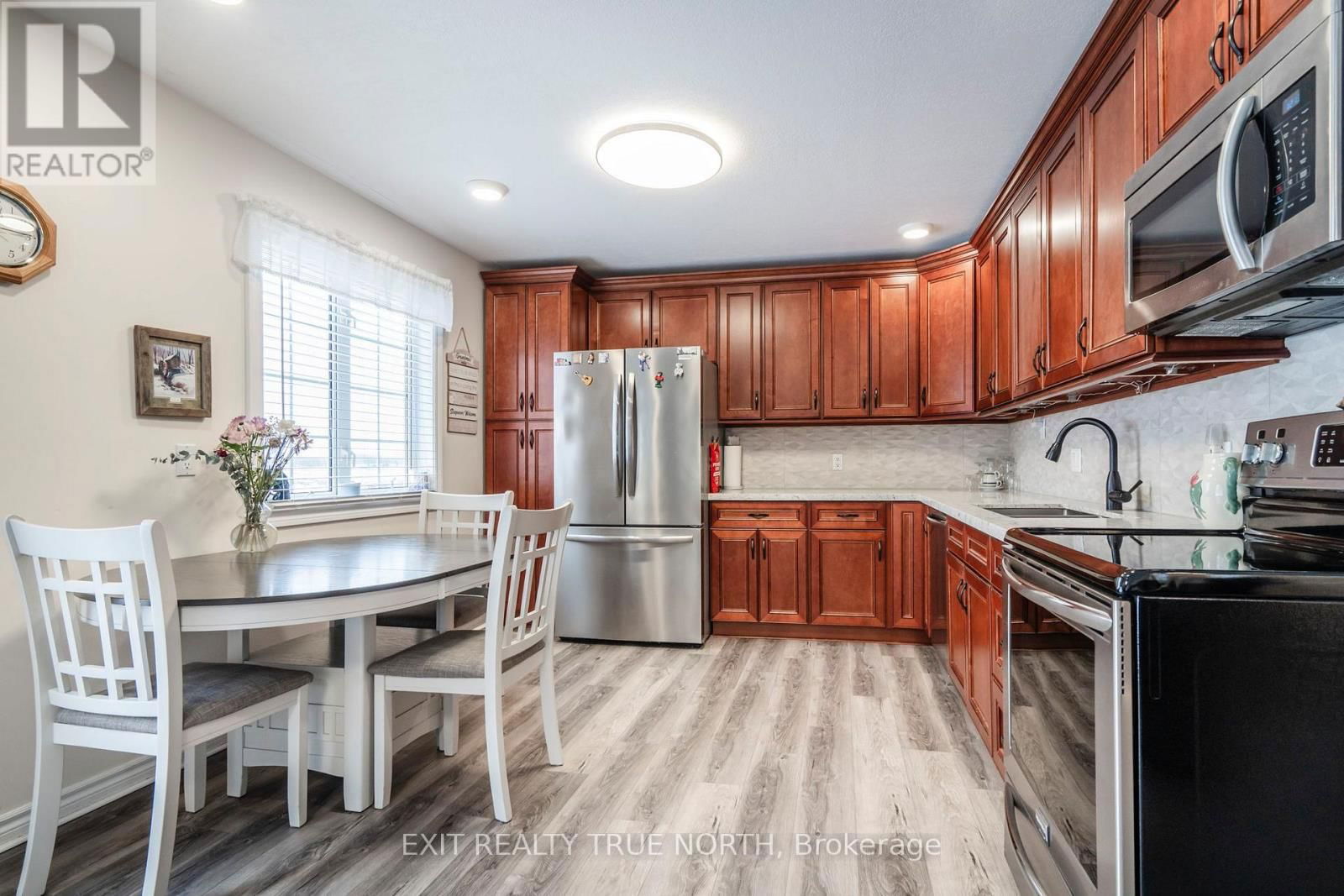 5 HEMLOCK AVENUE Image 10
