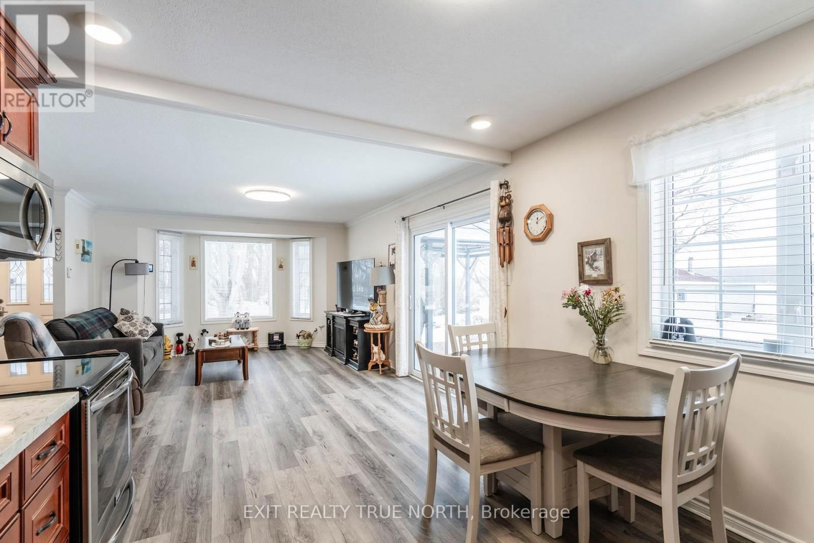 5 HEMLOCK AVENUE Image 11