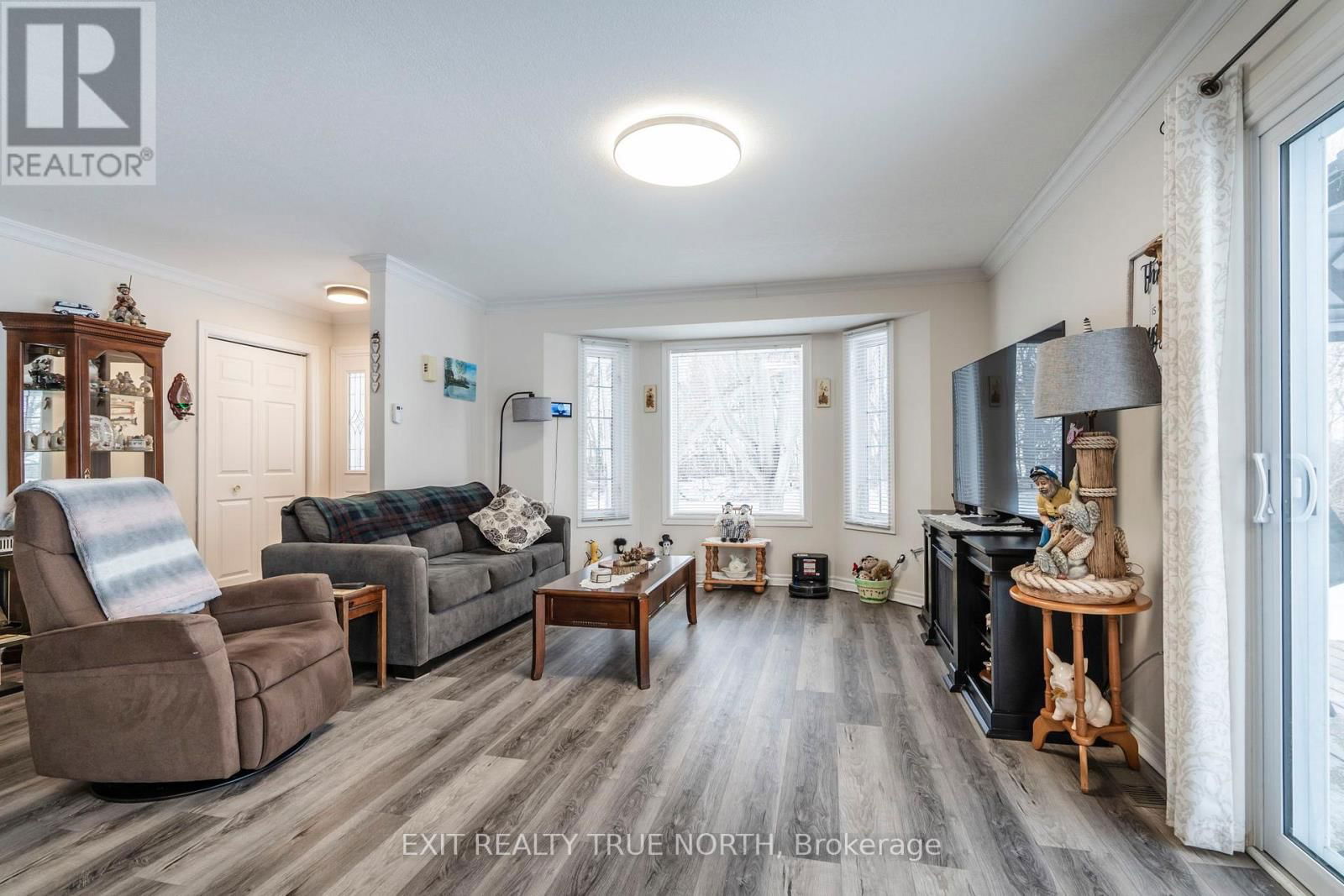 5 HEMLOCK AVENUE Image 12