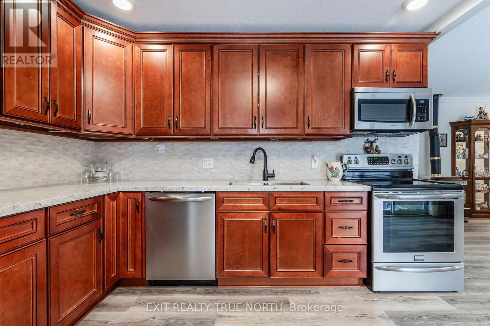 5 HEMLOCK AVENUE Image 9