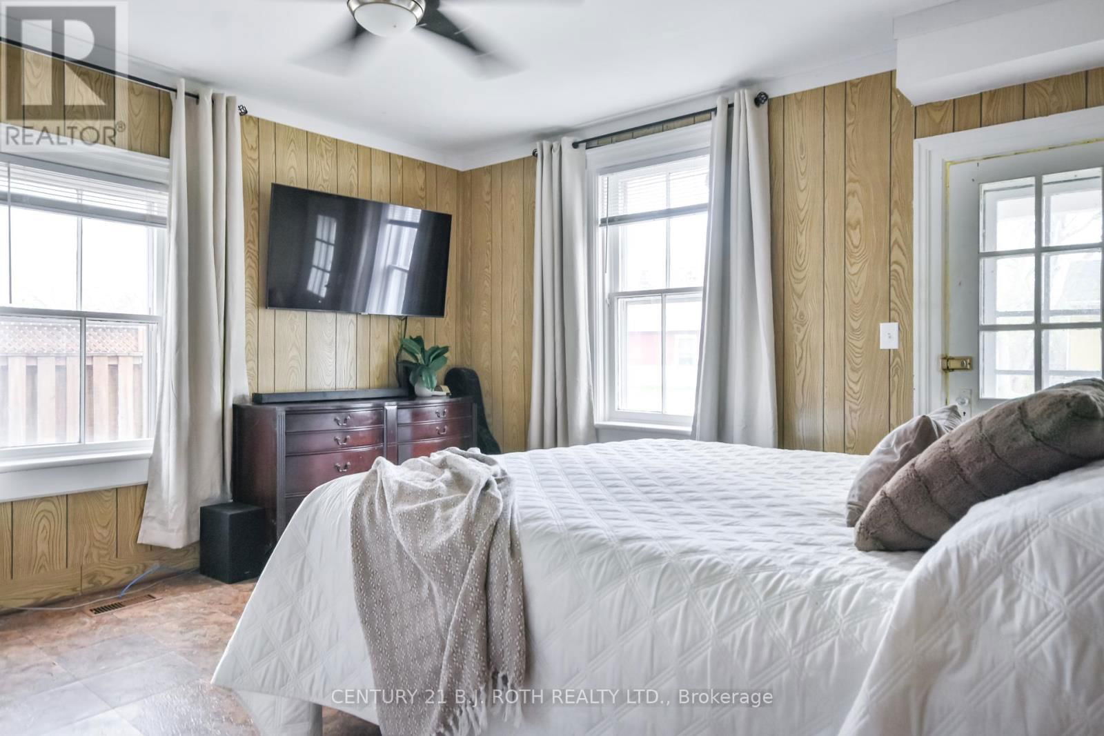 86 HENRY STREET Image 11