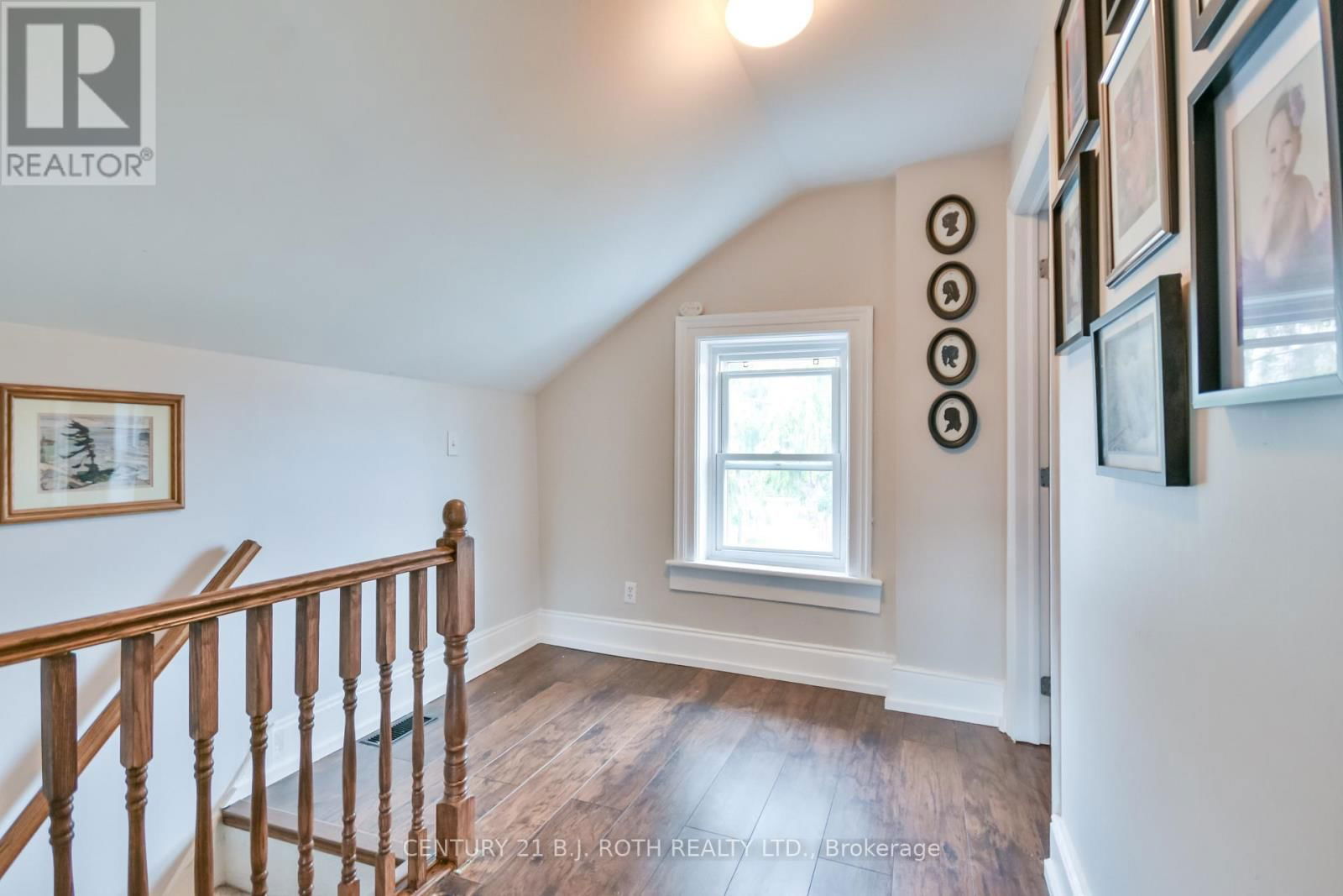 86 HENRY STREET Image 16