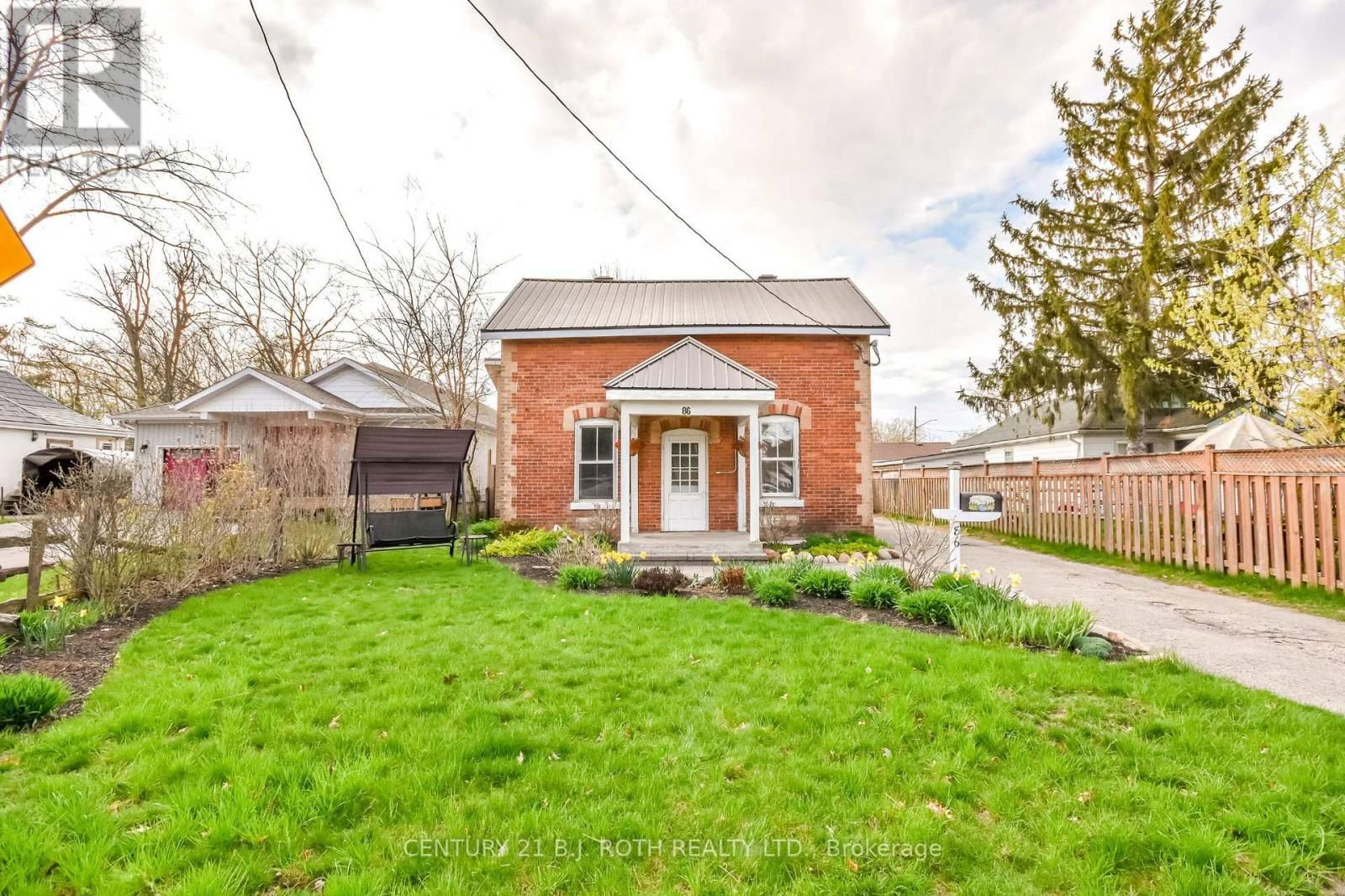 86 HENRY STREET Image 31