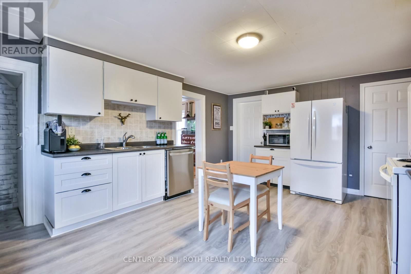86 HENRY STREET Image 5