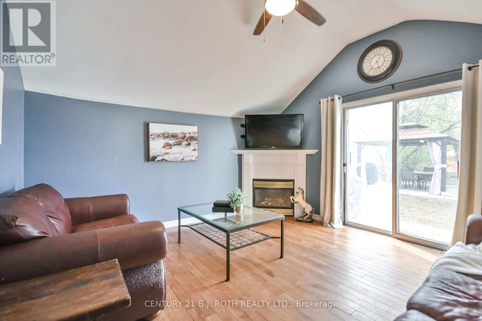 86 HENRY STREET Image 8