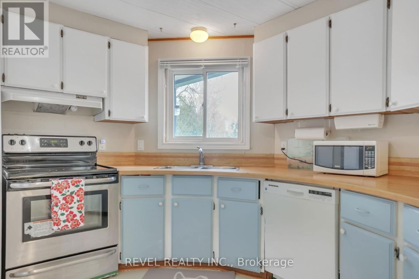 3 TAMARACK DRIVE Image 10