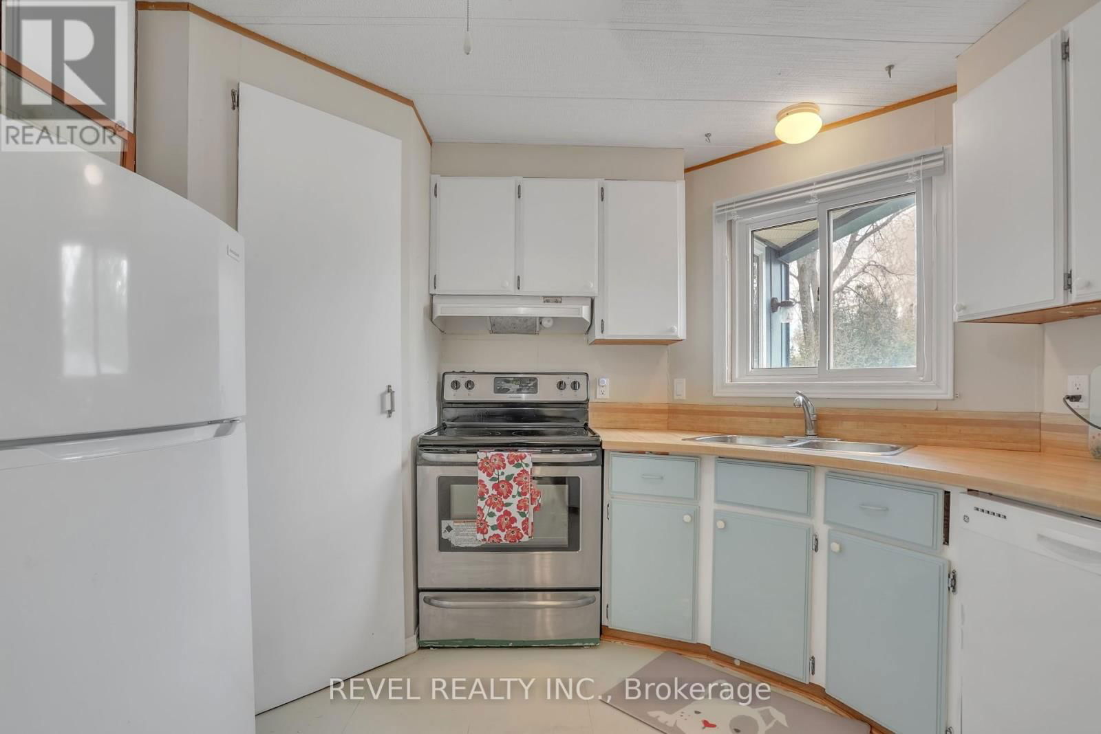 3 TAMARACK DRIVE Image 11