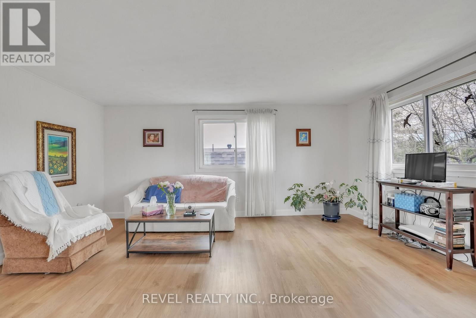 3 TAMARACK DRIVE Image 14