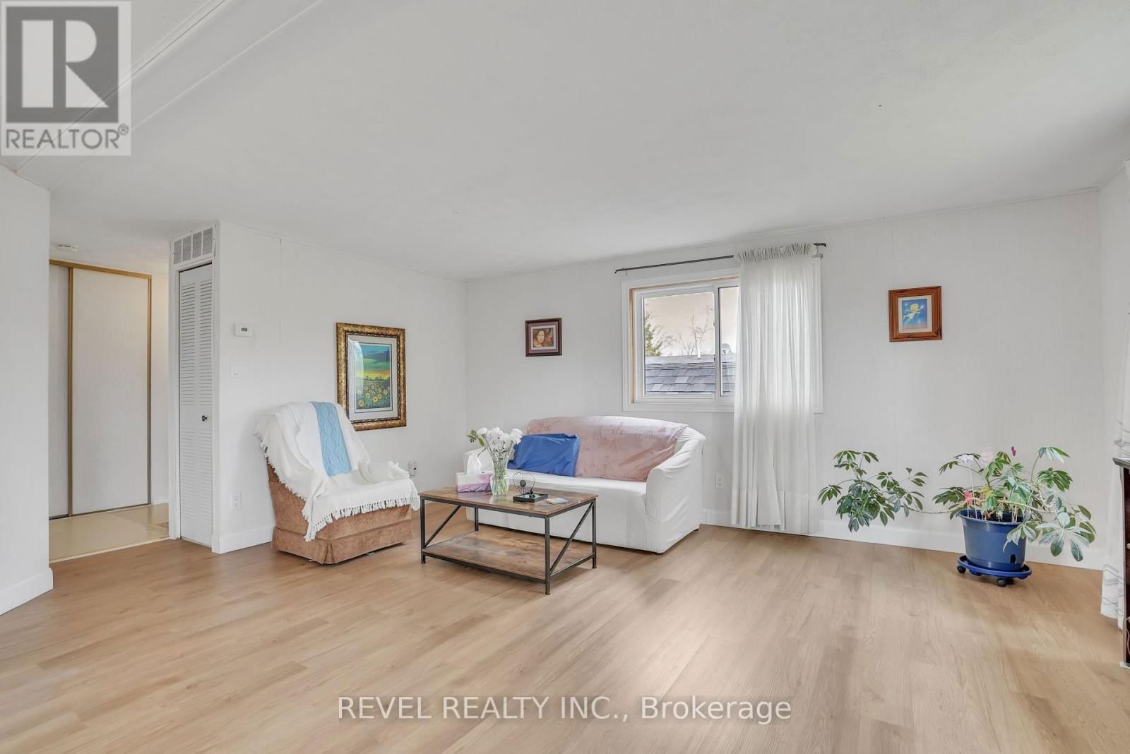 3 TAMARACK DRIVE Image 20