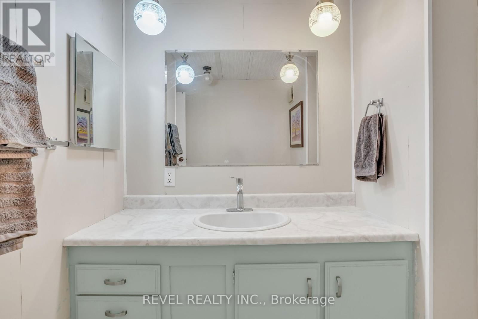 3 TAMARACK DRIVE Image 22