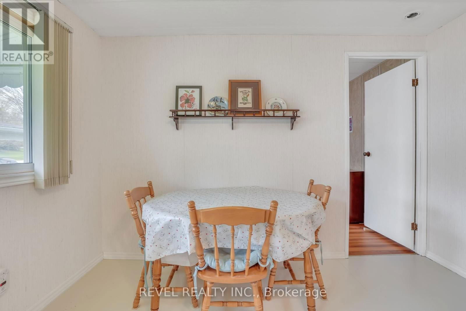 3 TAMARACK DRIVE Image 25