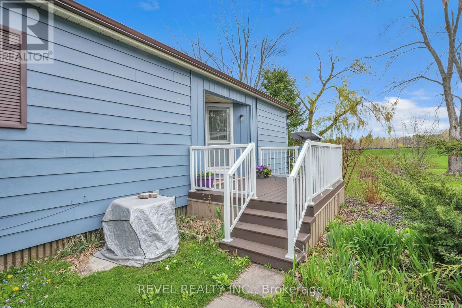 3 TAMARACK DRIVE Image 36